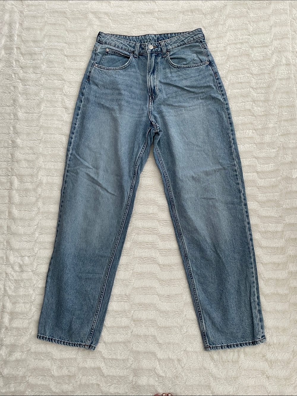 Women's Straight-Leg Jeans in Light Blue Wash